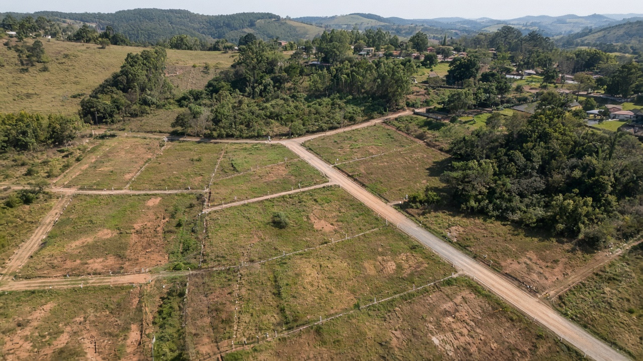 Área de terra em processo de divisão e desmembramento